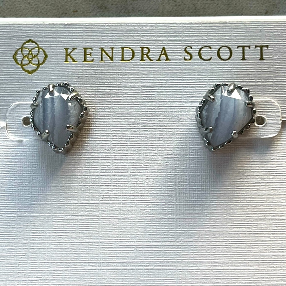 EUC Kendra Scott Tessa Silver Stud Earrings in Gray Banded Agate